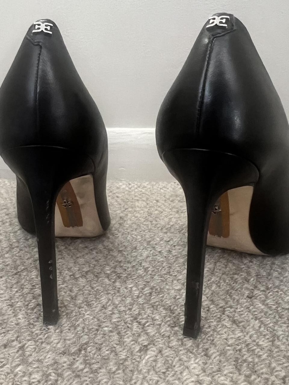 Sam Edelman Classic Black Leather Pointed Toe Pump - Women's High Heel - Picture 2 of 3